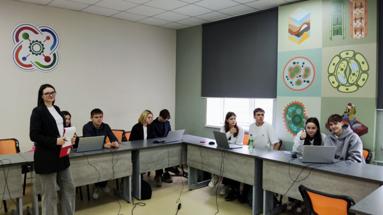 В День космонавтики ученики нашей школы посетили Технопарк педагогического университета.